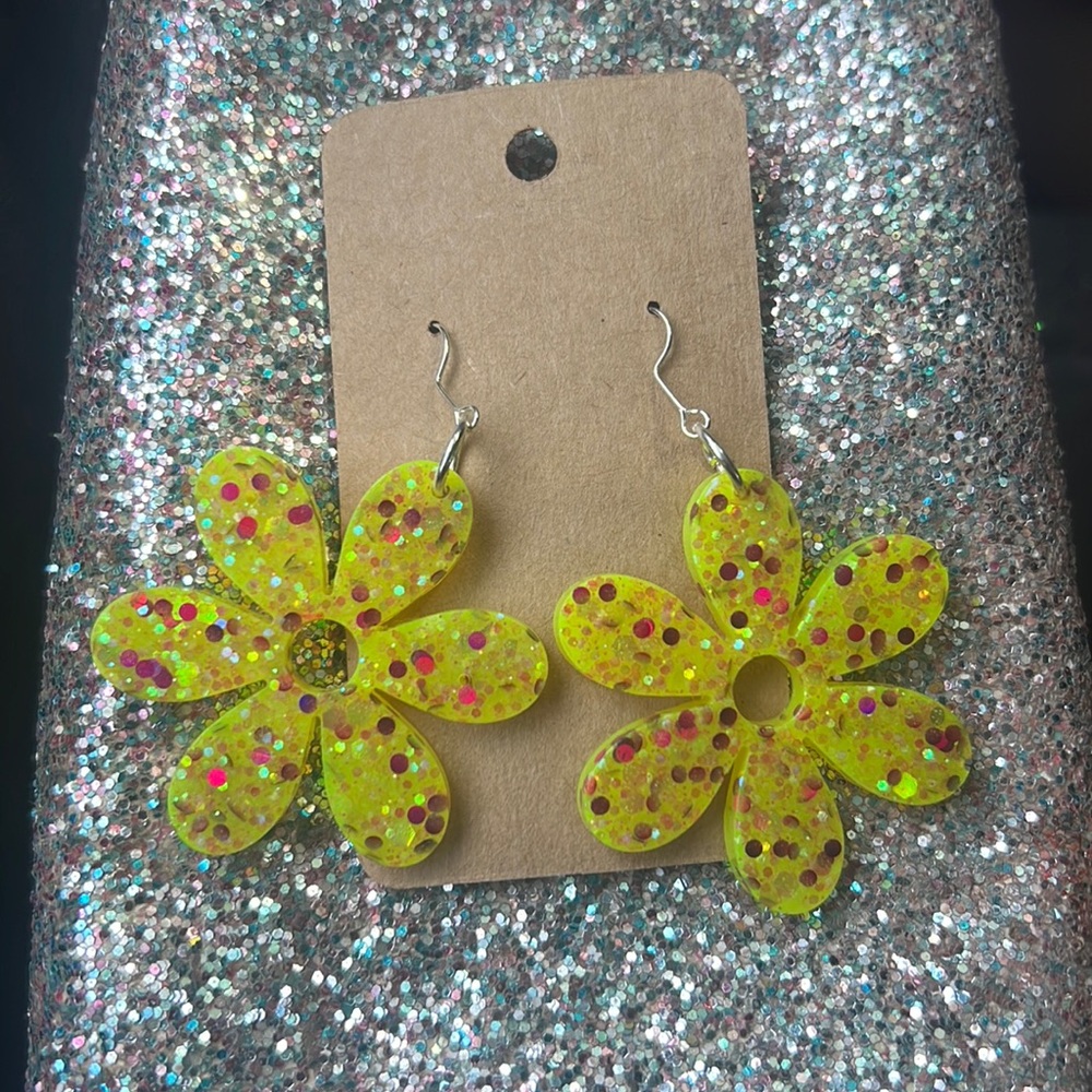 Neon yellow with pink glitter daisy earrings